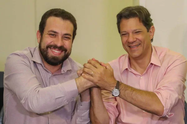 Imagem colorida mostra Guilherme Boulos e Fernando Haddad - Metrópoles