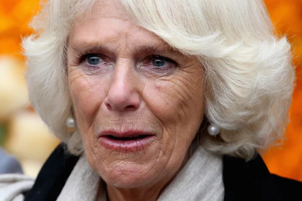 Vingativa ou madura? Camilla chama ex a evento crucial para Charles