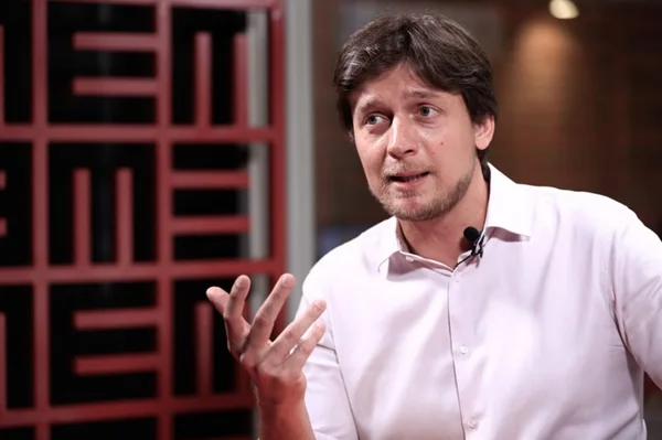 Alexandre Guerra declara voto em Bolsonaro e neutralidade no DF