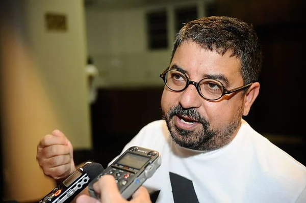 PT/Rio ameaça retirar apoio a candidato de Paes se PMDB romper com Dilma