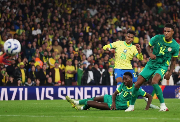 Brasil joga bem, vence Senegal em amistoso por 2 x 0 e encerra jejum