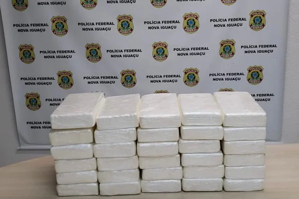 Droga apreendida pela Polícia Federal na Via Dutra