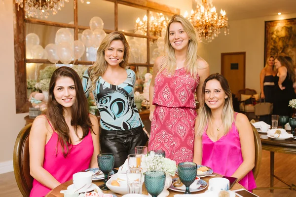 Leilane Santana, Vanessa Almeida, Maria Fernanda Angeloni e Kheli Abreu Leilane Santana, Vanessa Almeida, Maria Fernanda Angeloni e Kheli Abreu