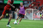Olimpia x Flamengo duelam em amistoso no Mané Garrincha. Acompanhe - imagem 5 Olimpia x Flamengo duelam em amistoso no Mané Garrincha. Acompanhe - imagem 5