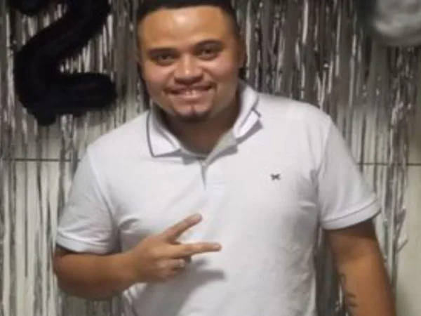 Policial à paisana mata homem em discussão por causa de pit-bull