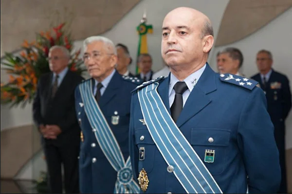 “Momento difícil”, diz brigadeiro nomeado secretário executivo do MEC