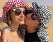 Pyong Lee dá um beijo na namorada, Natália Nasser Pyong Lee dá um beijo na namorada, Natália Nasser
