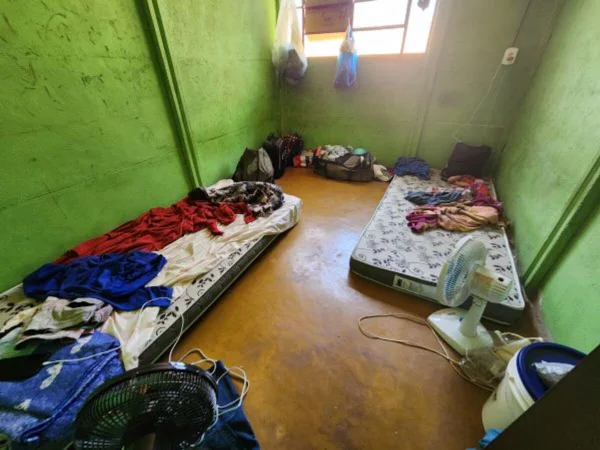 imagem colorida. Trabalhadores Goiás