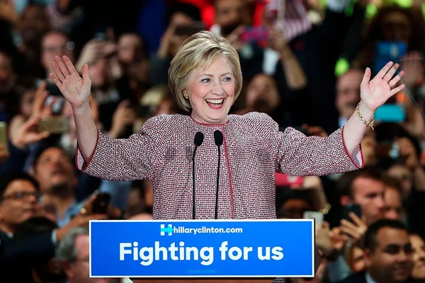 Pesquisa antes do debate mostra Hillary cinco pontos à frente de Trump
