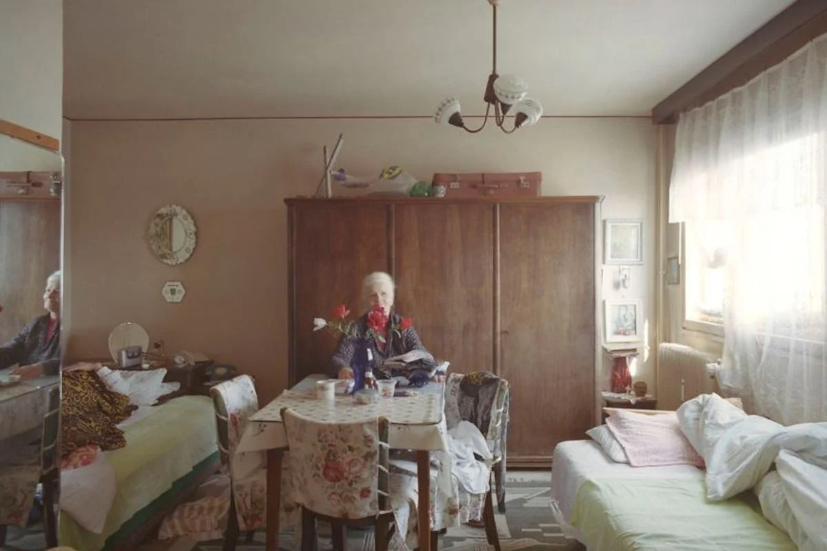 8º andar, apartamento 42 – Ene é aposentada e mora no prédio desde 1967. Ela estava de cama há vários anos 8º andar, apartamento 42 – Ene é aposentada e mora no prédio desde 1967. Ela estava de cama há vários anos