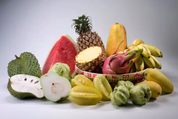 Foto colorida de frutas - Metrópoles