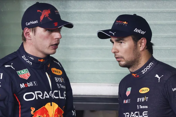 Max Verstappen e Sergio Pérez da Red Bull no GP de Abu Dhabi - Metrópoles