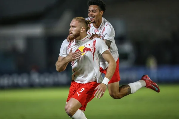 Pitta marca no fim e Bragantino vence primeira na Copa Sul-Americana