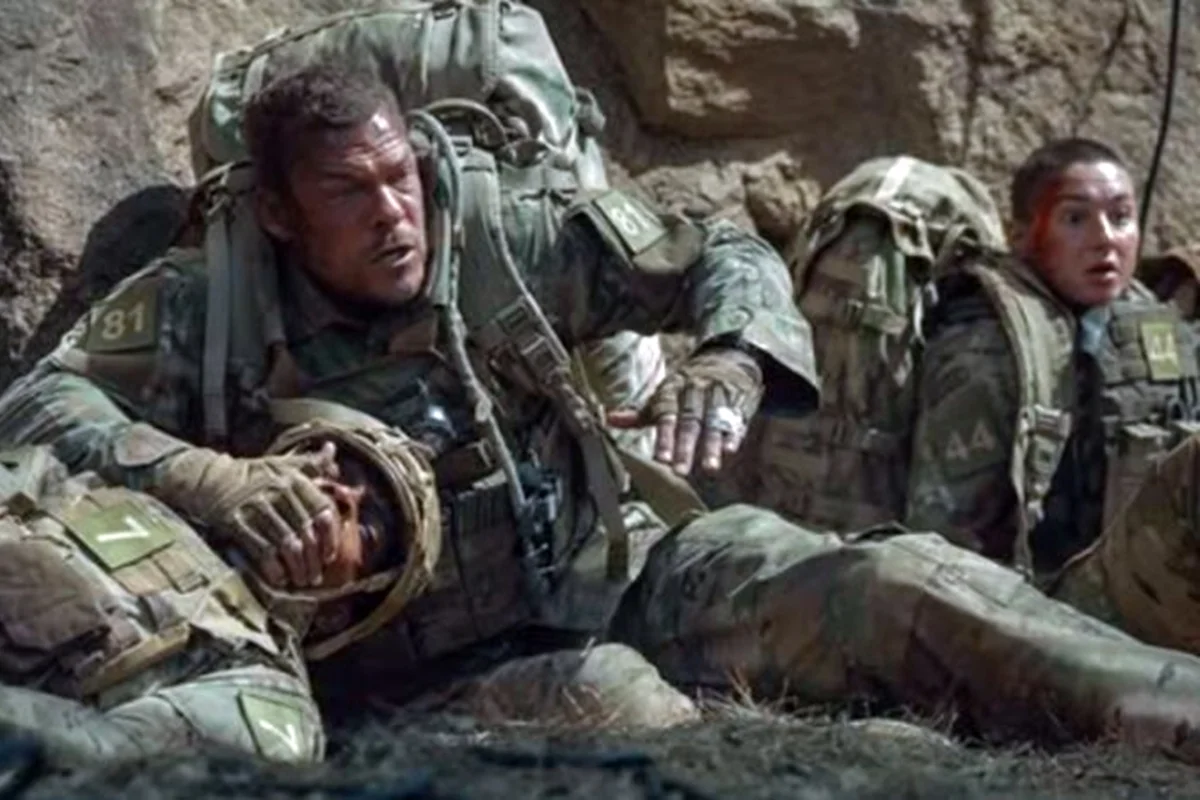 Cena de Máquina de Guerra, filme mais visto da Netflix em 2026 Cena de Máquina de Guerra, filme mais visto da Netflix em 2026