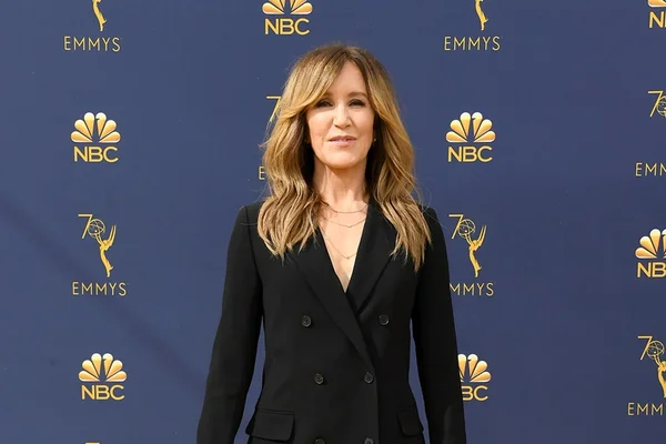 Atrizes de Hollywood são presas por comprar vagas em universidades