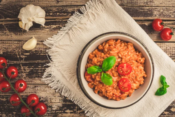 Aprenda receita fácil de risoto caprese na panela de pressão