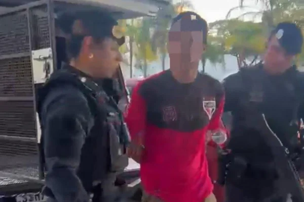 Homem de 33 anos é preso suspeito de agredir menina de 8 anos, filha dele