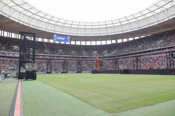 Evento evangélico na Sexta-feira Santa reúne 70 mil pessoas no Mané