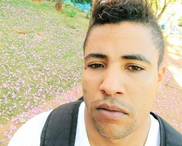 Vídeos mostram assassino de barman momentos depois de crime na Asa Sul