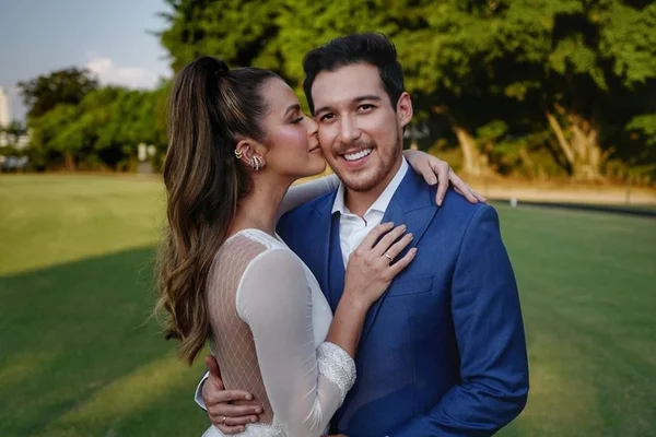 Mari Saad e Guilheme Sutuego oficializam noivado com festa em SP