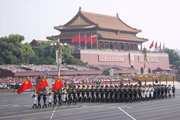 A guarda de honra do Exército de Libertação Popular da China (ELP) participa de um desfile em Pequim, capital da China