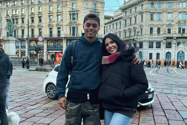 Imagem do casal João Mendes de Assis Moreira e Giovanna Buscacio