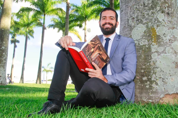 Brasiliense vencedor do Casa de las Américas investirá prêmio em biblioteca para minorias