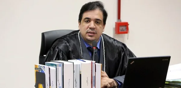 Juiz teve notebook funcional, Playstation e outros aparelhos eletrônicos
