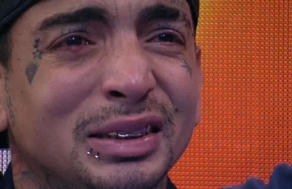 MC Guimê chorando