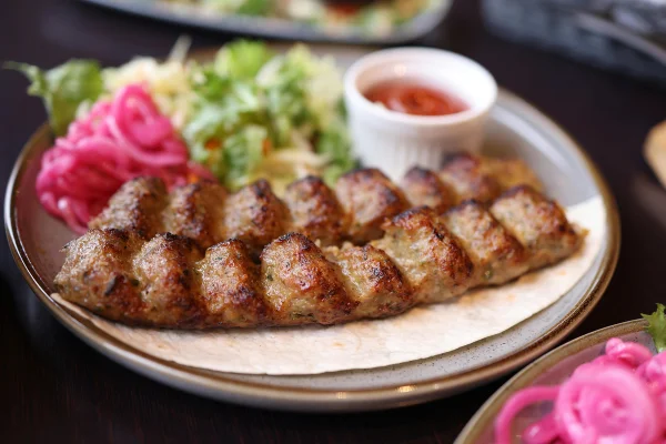 Transforme a carne moída “de sempre” em uma saborosa kafta árabe