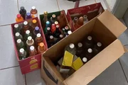 Autoridades interditam estabelecimento, aplicam R$ 70 mil em multas e apreendem garrafas em operação contra metanol
