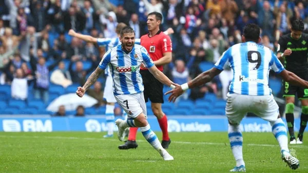 Com gol de Willian José, Real Sociedad vence o Real Bétis