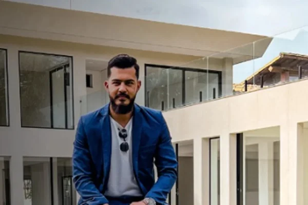 Corretor que passou a perna em juízes faz nova vítima em condomínio de luxo
