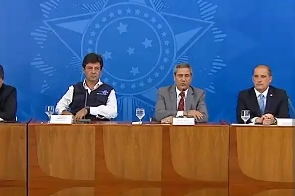 Ministros Luiz Henrique Mandetta e da Casa Civil, Braga Netto