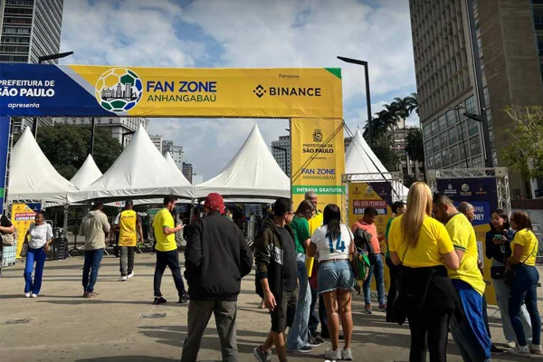 Fan Zone Anhangabaú, evento da Prefeitura de São Paulo - Metrópoles