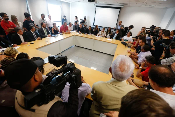 GDF promete apresentar cronograma de pagamento a grevistas até sexta-feira