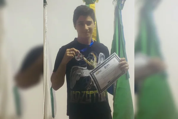 Jovem do DF é aprovado na MIT e pede ajuda para pagar estudos