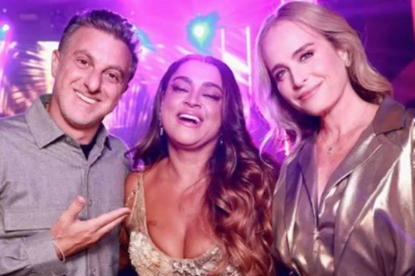 Foto colorida de Preta Gil em seu aniversário - Metrópoles