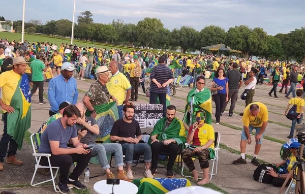 Apoiadores de Bolsonaro - Metrópoles