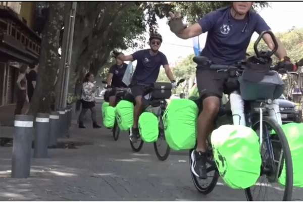 Copa do Mundo: ciclistas argentinos chegam ao México após 14 mil km
