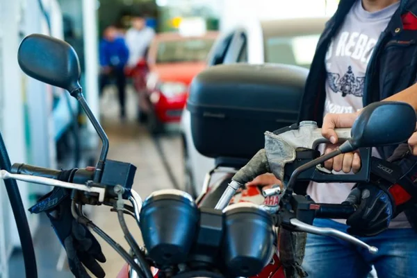DF: mais postos reduzem preço da gasolina. Menor valor é R$ 4,16