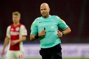 Rob Dieperink, árbitro barrado da Copa do Mundo, morre aos 38 anos - imagem 2 Rob Dieperink, árbitro barrado da Copa do Mundo, morre aos 38 anos - imagem 2