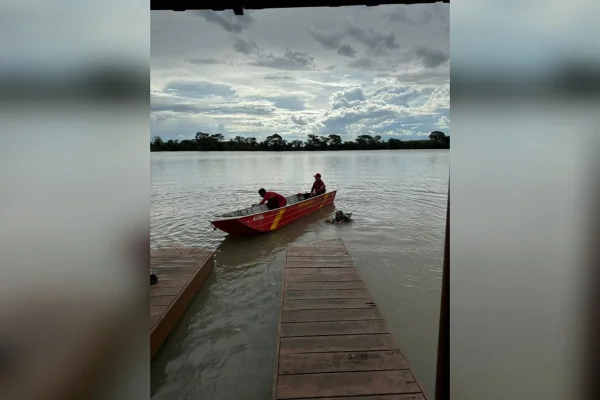 imagem colorida jovem se afoga ao tentar cruzar lago em senador canedo goias