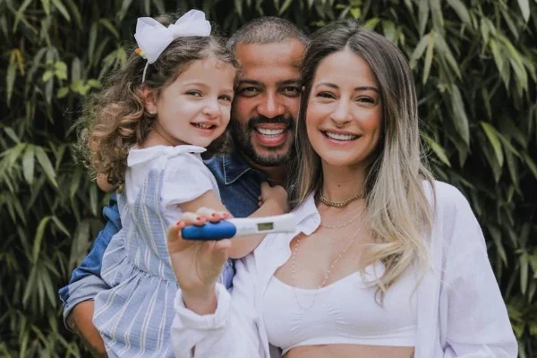 Tamy Contro e Projota se divorciaram em 2023, quando a influenciadora estava grávida. Ela explicou como os filhos impactaram na decisão - Metrópoles