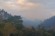 Equipes da Defesa Civil, Bombeiros e Polícia Militar combatem incêndios de grandes proporções em cinco cidades do estado de São Paulo nesta terça (26/8): Amparo, Bebedouro, Caçapava, São Sebastião da Grama e São Simão.