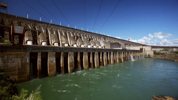 Governo cria nova estatal que vai gerir Eletronuclear e Itaipu
