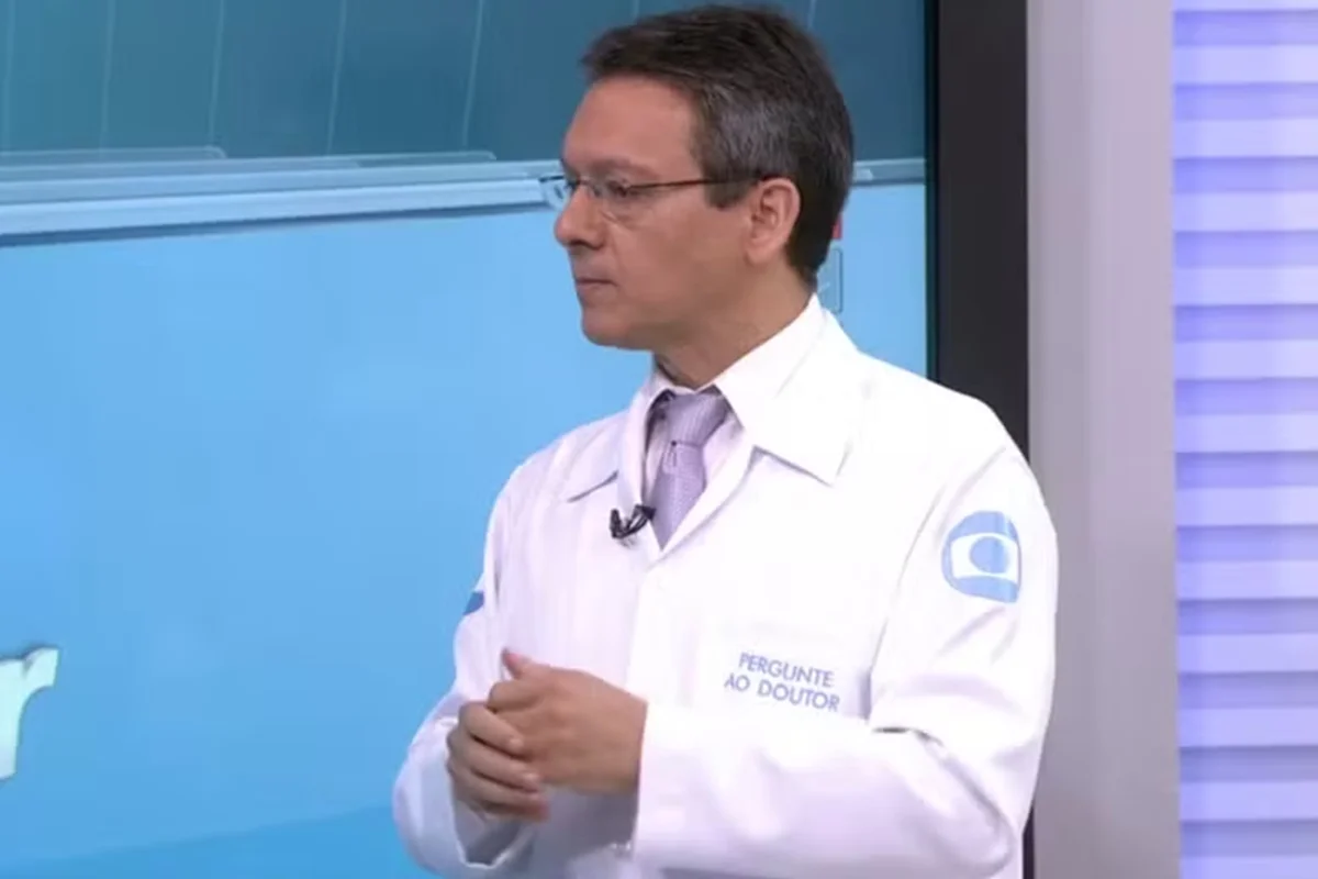 Luiz Antônio Silva comandava o quadro Pergunte ao Doutor Luiz Antônio Silva comandava o quadro Pergunte ao Doutor