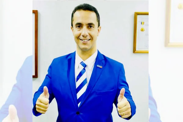 Dedé Roriz muda quatro vezes de partido sem nunca ter sido eleito