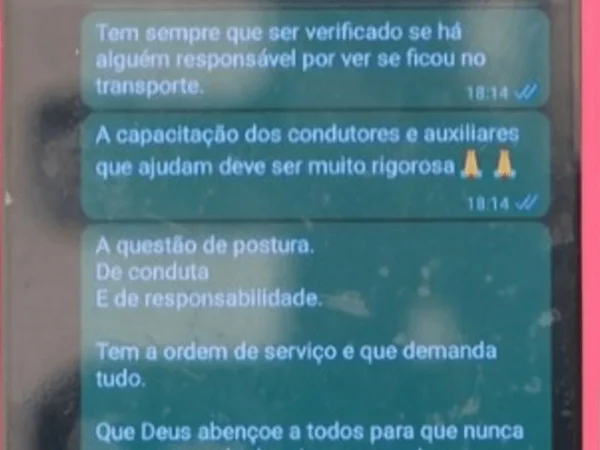 Imagem colorida mostra reprodução de mensagem enviada por creche a motoristas antes da morte de menino de 3 anos - Metrópoles