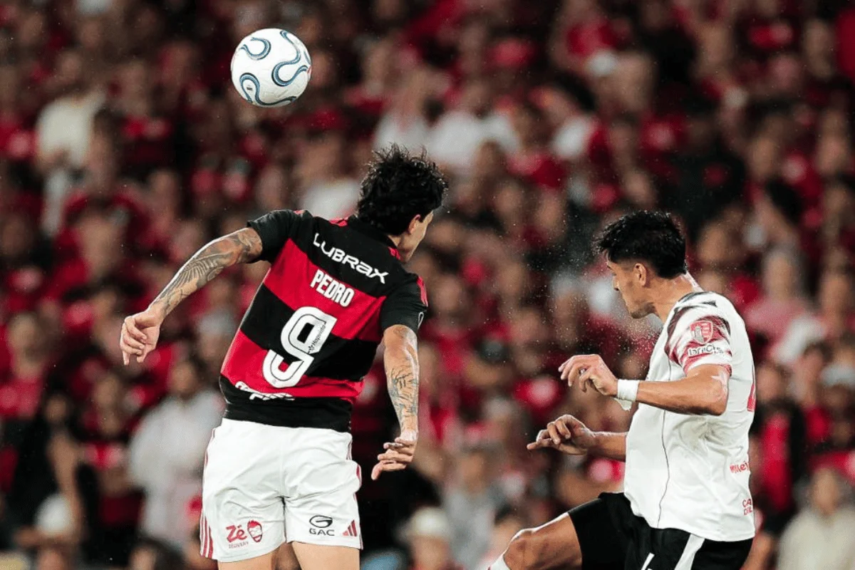 O Flamengo recebeu o Estudiantes, no Maracanã, pela semifinal da Copa Libertadores O Flamengo recebeu o Estudiantes, no Maracanã, pela semifinal da Copa Libertadores